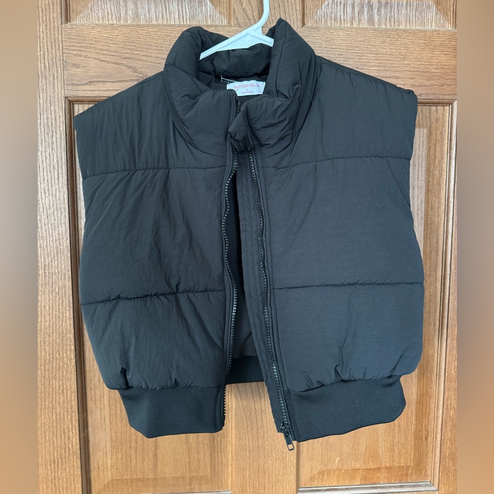Black Cropped Puffer Vest